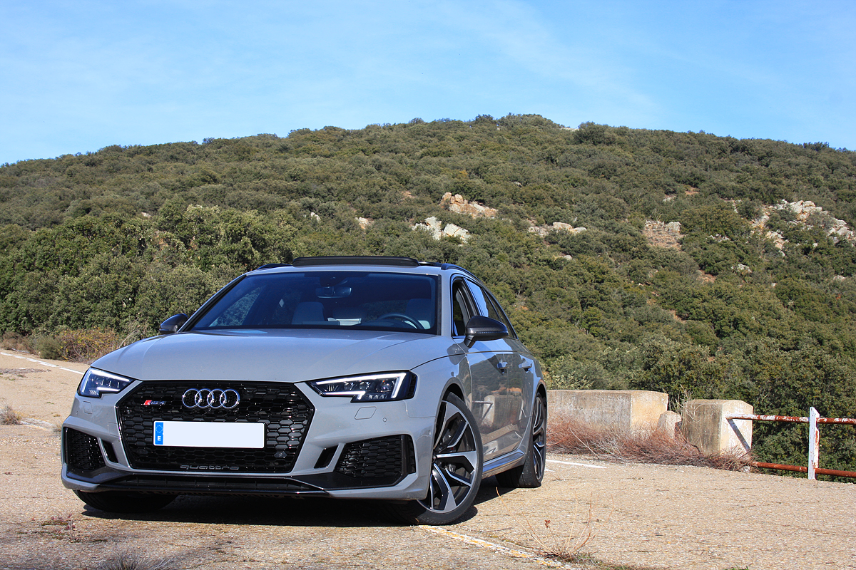 Audi-RS4-Avant-frontal-blog