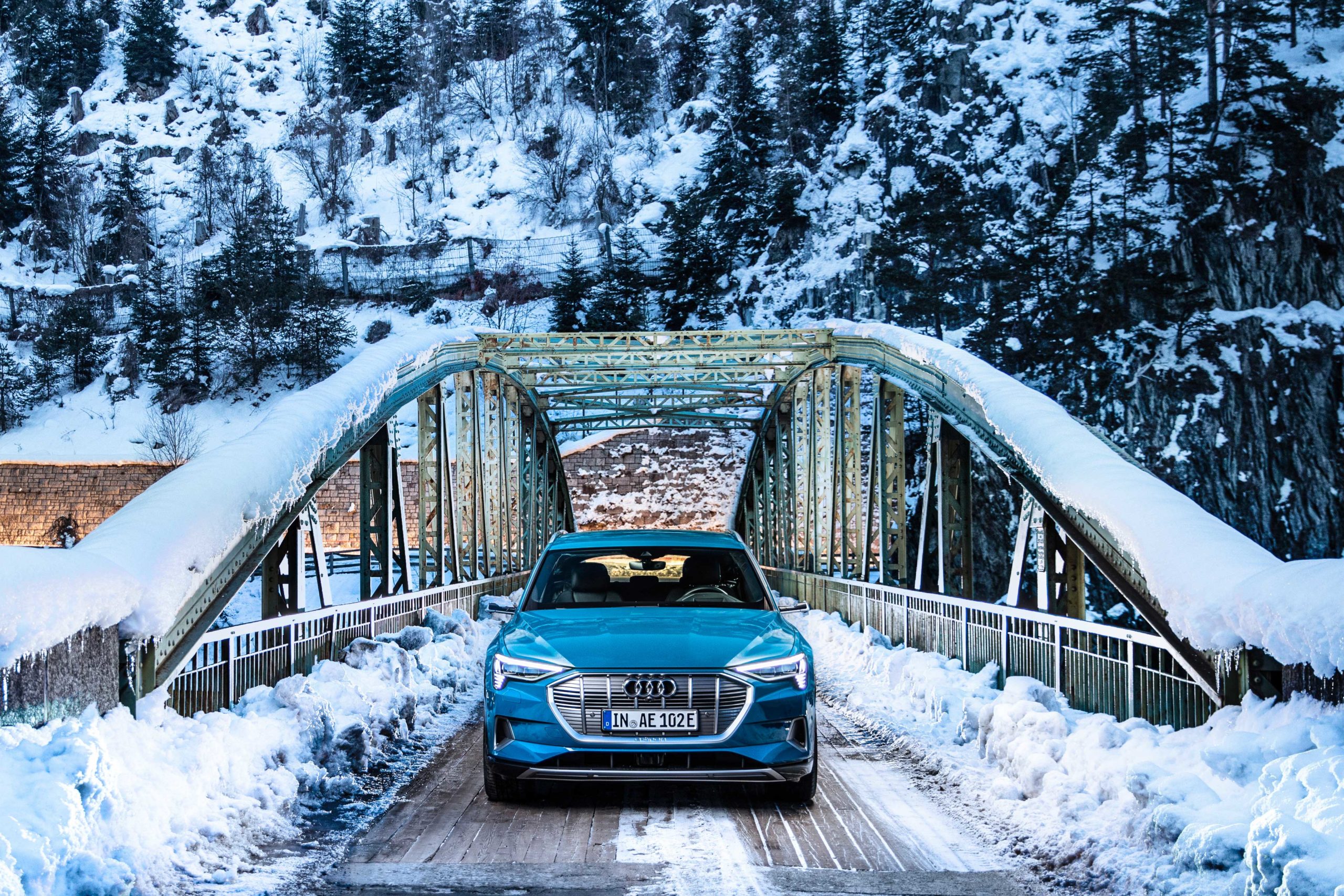 audi-etron-puente-nieve