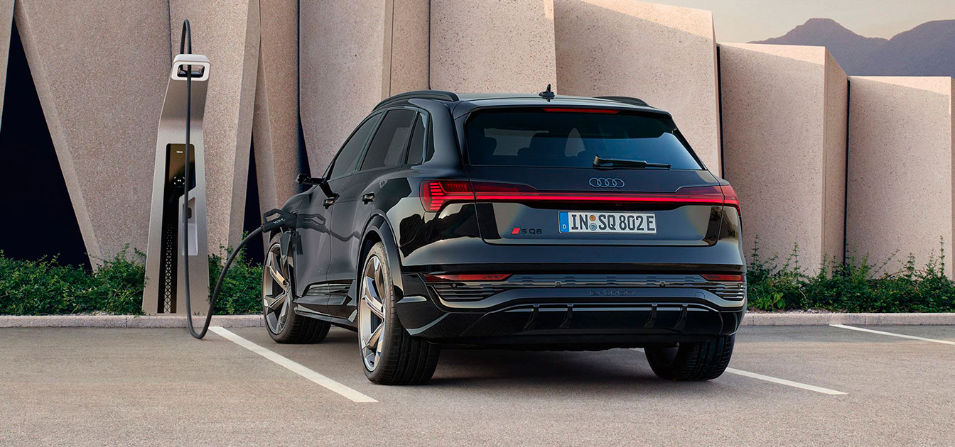 Audi-SQ8-etron-conecta-carga-y-listo