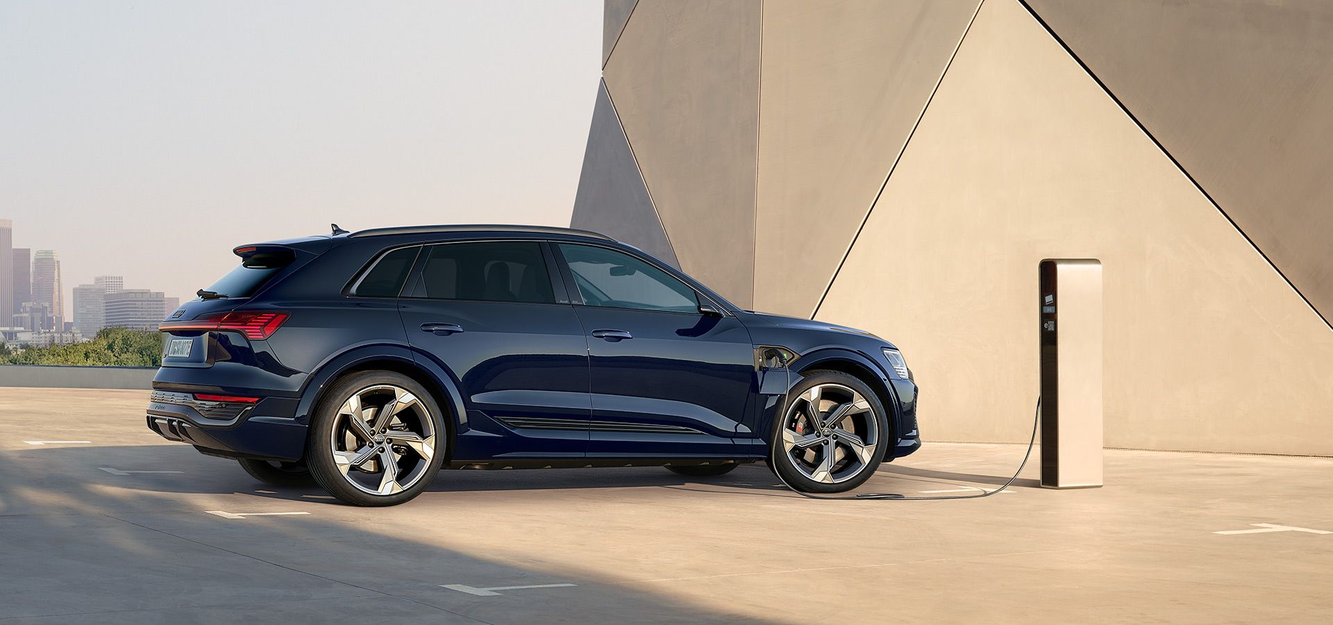 Audi-SQ8-etron-inconfundible
